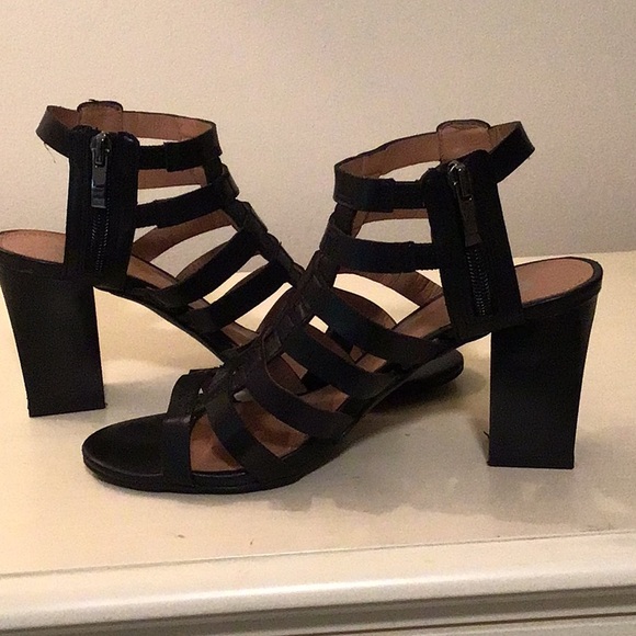 EUC Black Strappy Block Heels - Picture 5 of 8